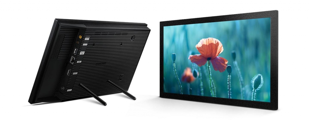 Профессиональный дисплей Samsung серии QB13R - тонкий дизайн, подставка