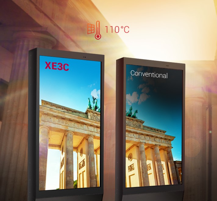 Уличный дисплей LG серии XE3C - работа без потемнения при прямом солнечном свете